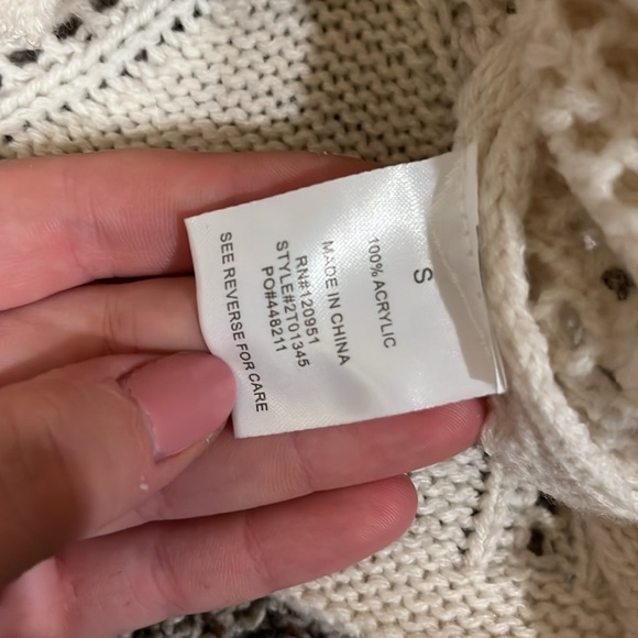 Lacey button up sweater - Picture 3 of 4